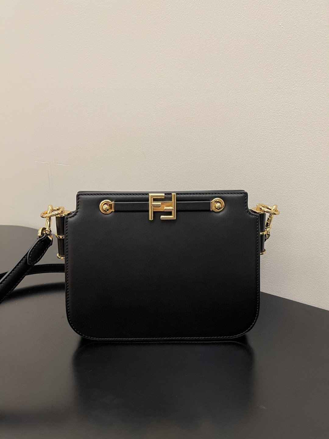 Fendi Touch Black Bag For Woman 19cm/7.5in