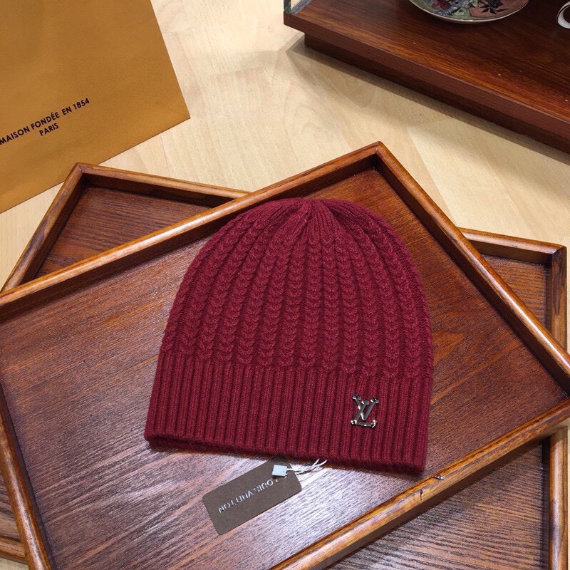 Louis Vuitton Beanie & Scarf Set In Red