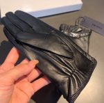 Prada Nappa Gloves In Black