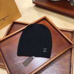 Louis Vuitton Beanie & Scarf Set In Black