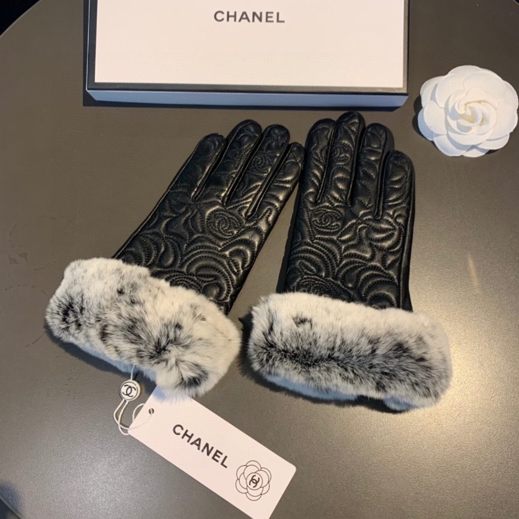 Chanel Gloves In Black