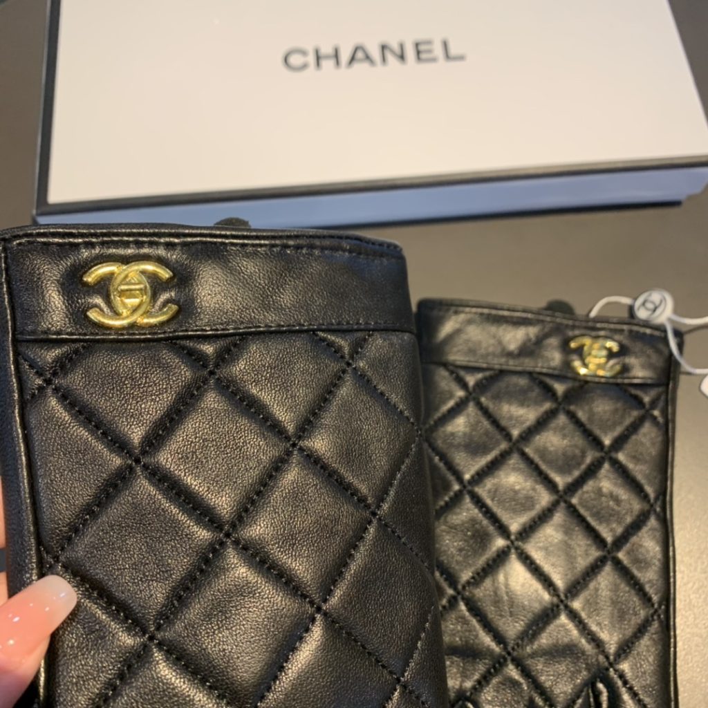 Chanel Gloves In Black