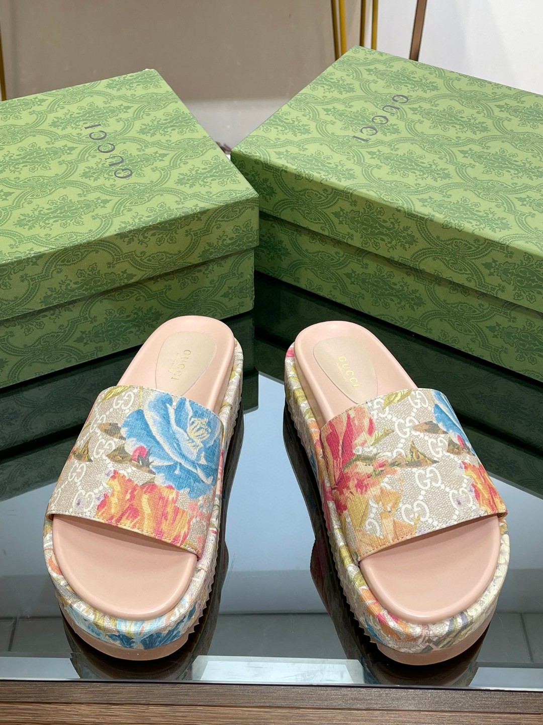 gg-flora-slide-sandal-1