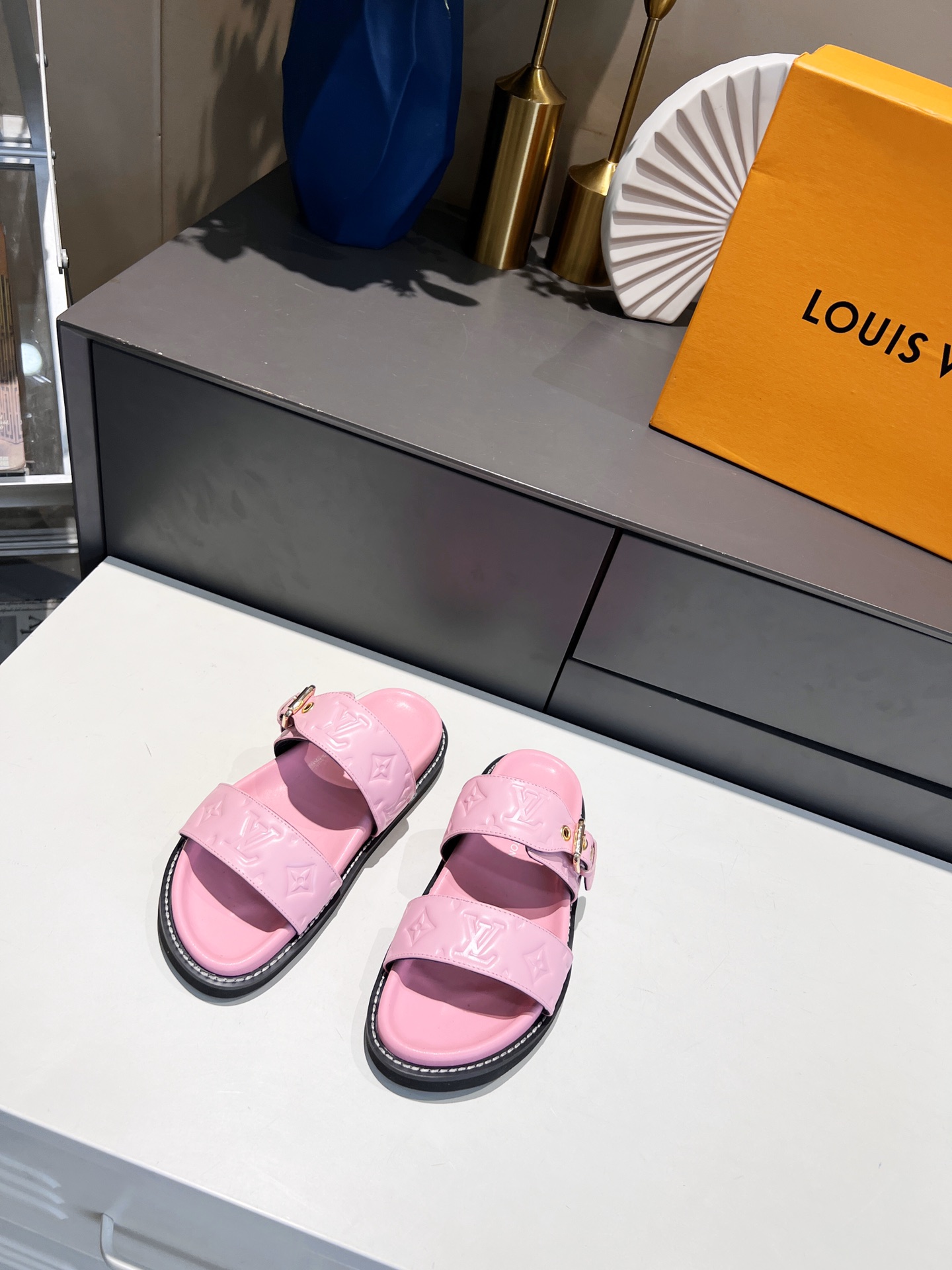 Louis Vuitton Women’s Bom Dia Flat Mule Pink For Women LV