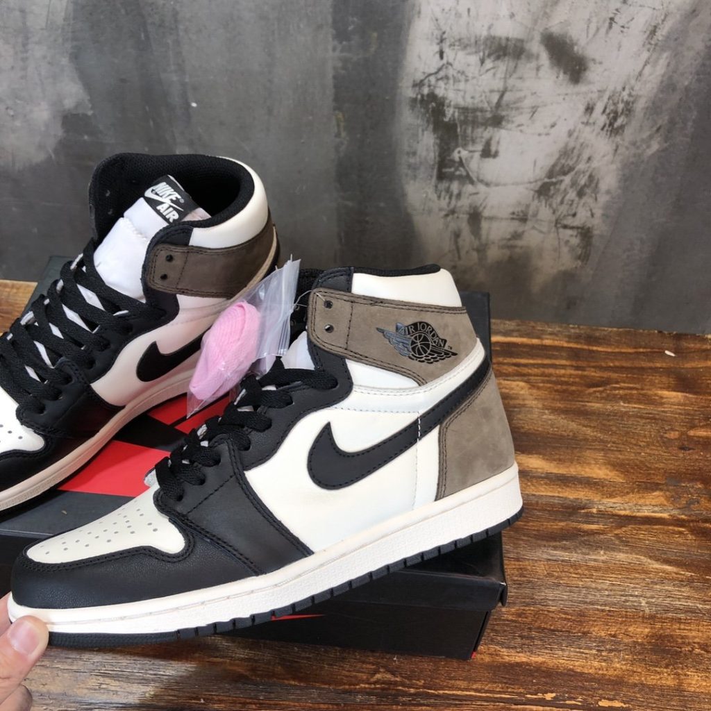 Travis Scott x Nike Air Jordan 1 Retro High OG ‘Mocha’ and Black Sneaker For Men, Men’s Shoes