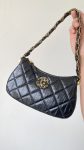 Chanel 23K Black Hobo Bag For Women 9,1in/25cm