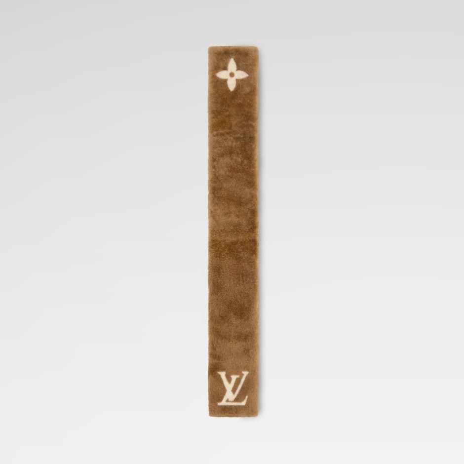 louis-vuitton-monogram-shearling-scarf-2