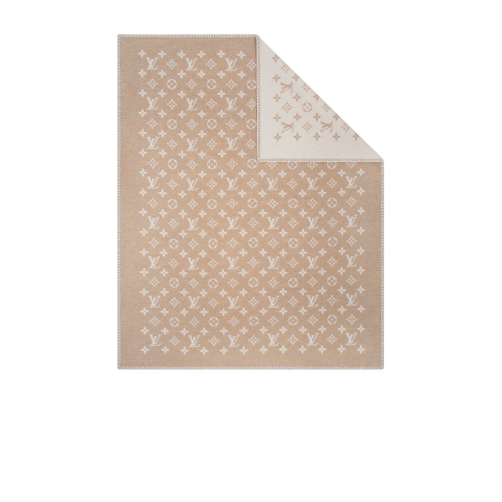 lv-Neo-Monogram-Blanket-beige-2