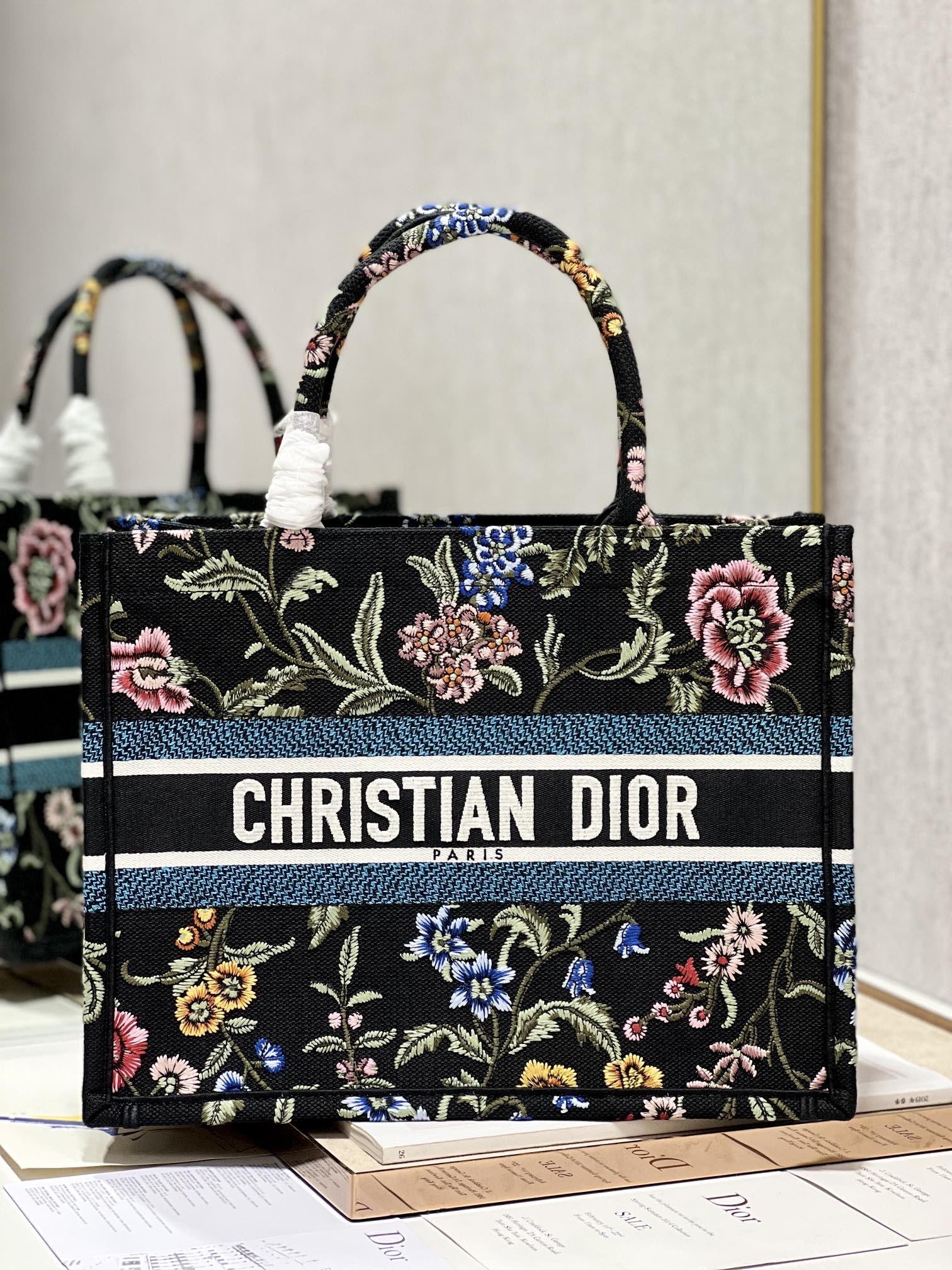 medium-dior-tote-bag-9