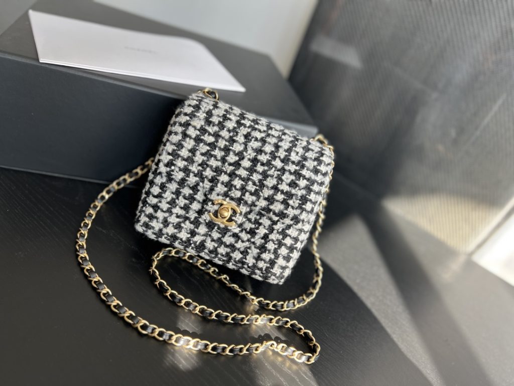 Chanel Mini Flap Bag With Handle White For Women 6.6 in / 17 cm AS3648