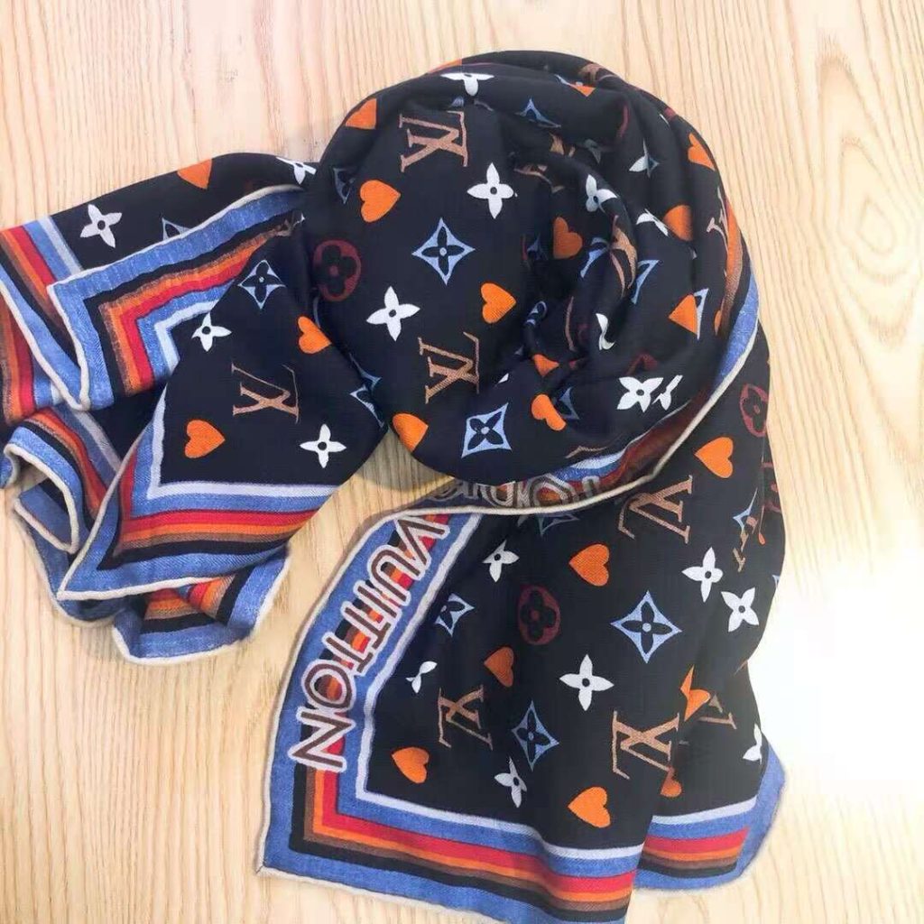 monogram-and-heart-scarf-2