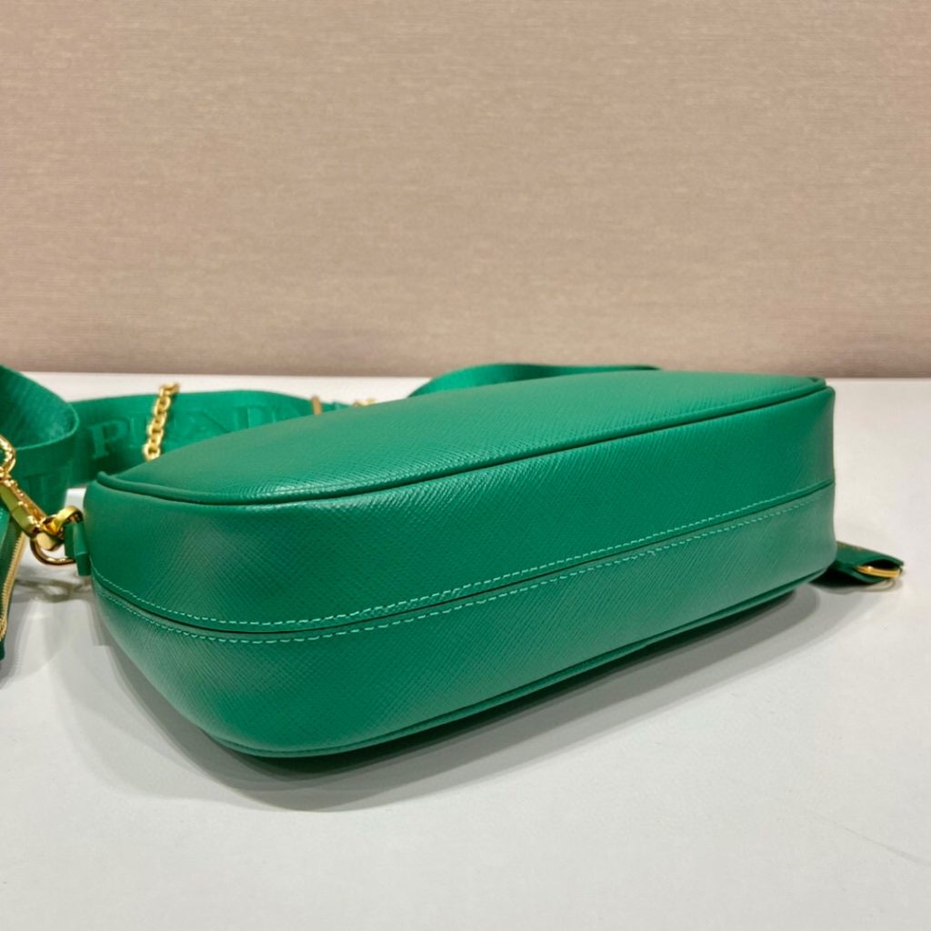 Re-Edition 2005 Saffiano Bag In Green For Women 8.6 in/ 22 cm 1BH204_NZV_F0PCL_V_V2M