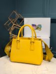 Saffiano Lux Galleria In Yellow For Women 9in/ 23cm