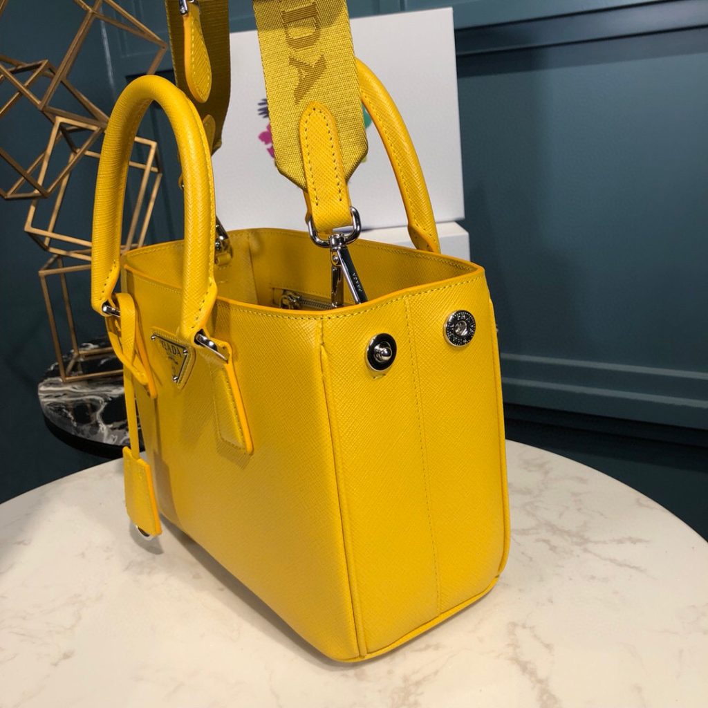 Saffiano Lux Galleria In Yellow For Women 9in/ 23cm