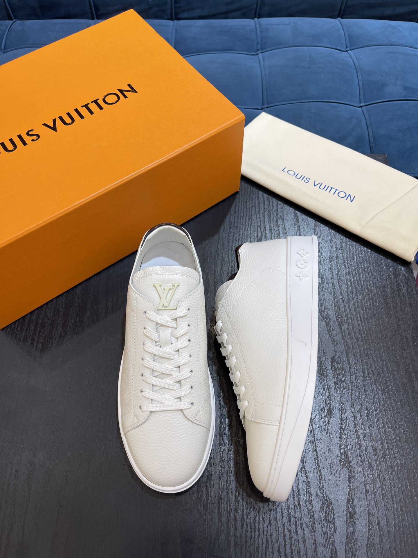 Louis Vuittion LV Resort Sneaker White For Men LV 1AA2ET