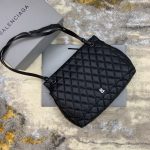 Touch B. Shoulder Bag Quilted Large In Black For Women 14n/36cm