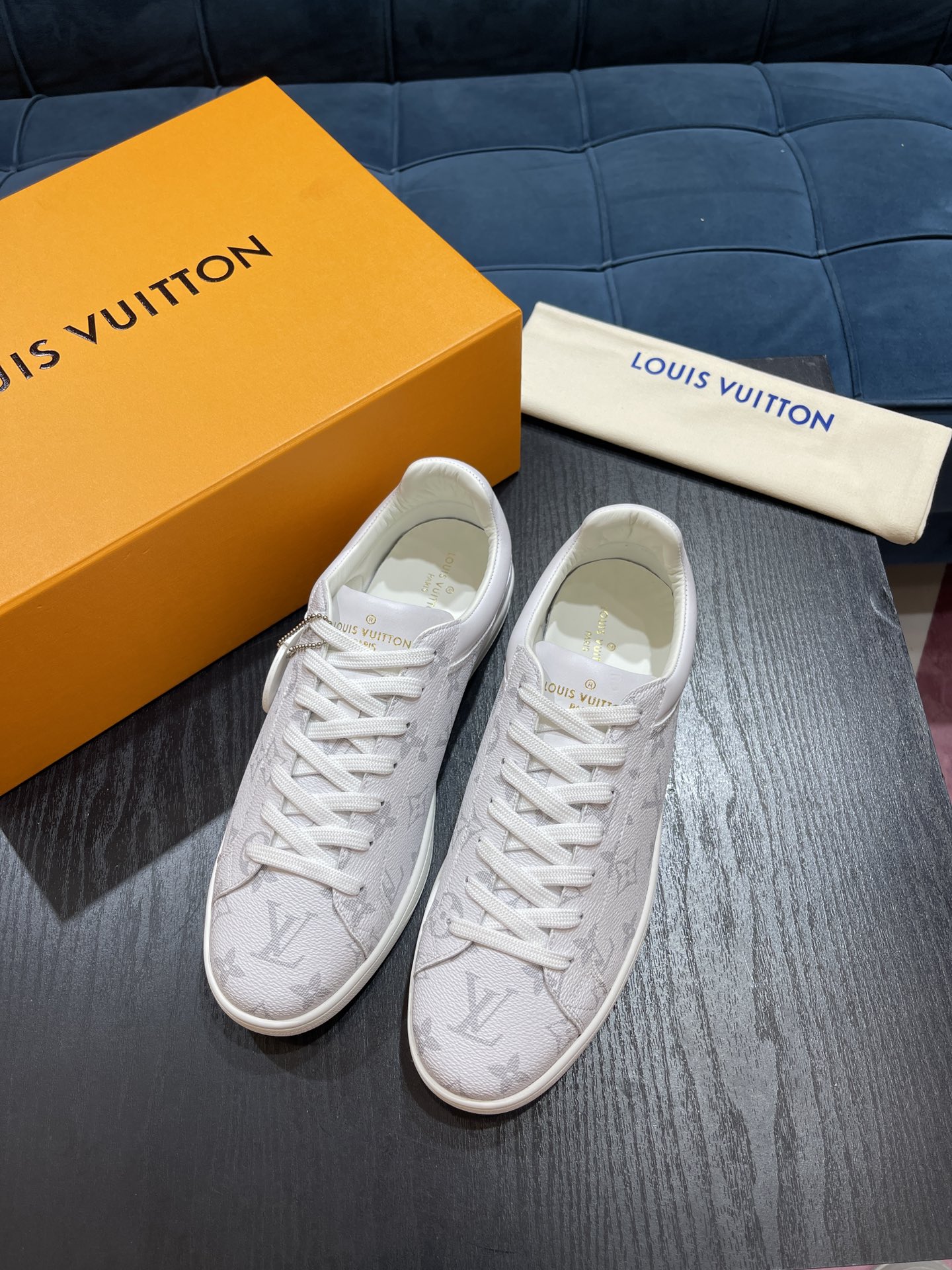 Louis Vuittion LV Runner Tatic Sneaker White For Men LV 1A8UZ4