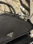 Triangle Bag White/Black For Women 9.8 in / 25 cm 1BB082_2BYA_F0009_V_NEO