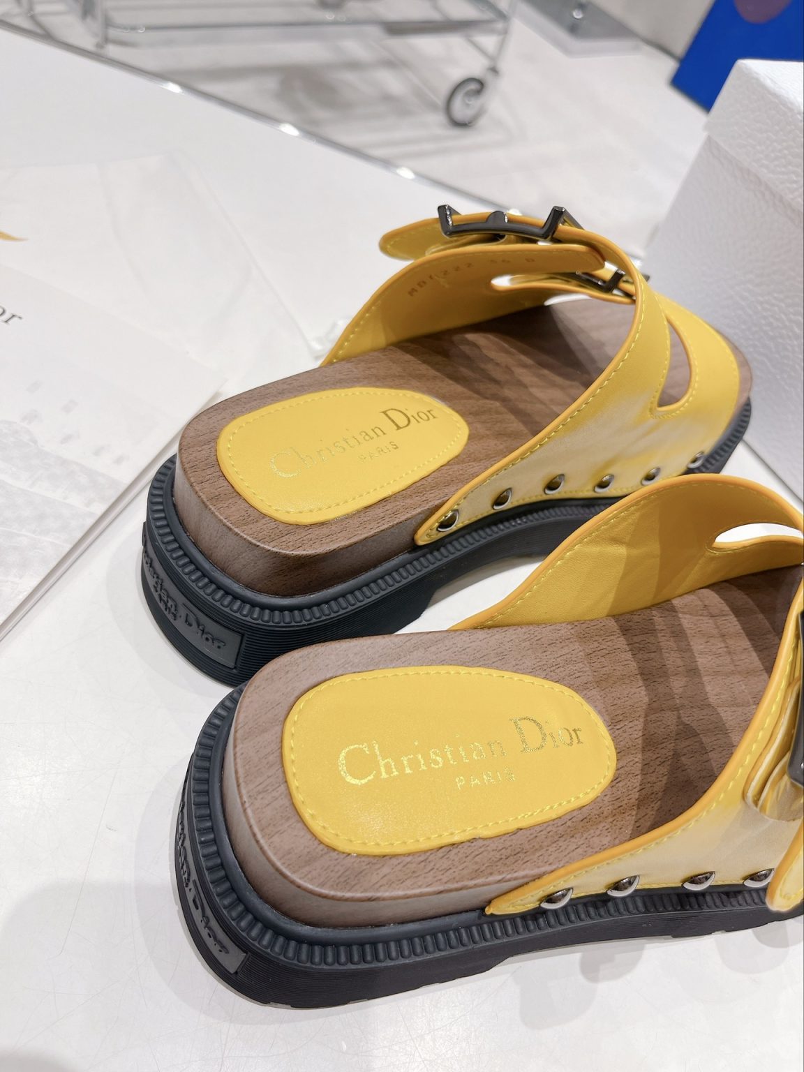 Christian Dior Women’s Diorquake Sandal Yellow For Women CD KCQ713VEA_S18Y