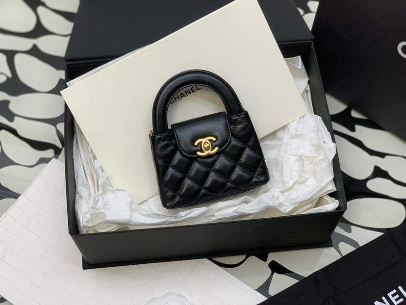 CHANEL KELLY BAG | 3.1 x 4.9 x 1.6 inches