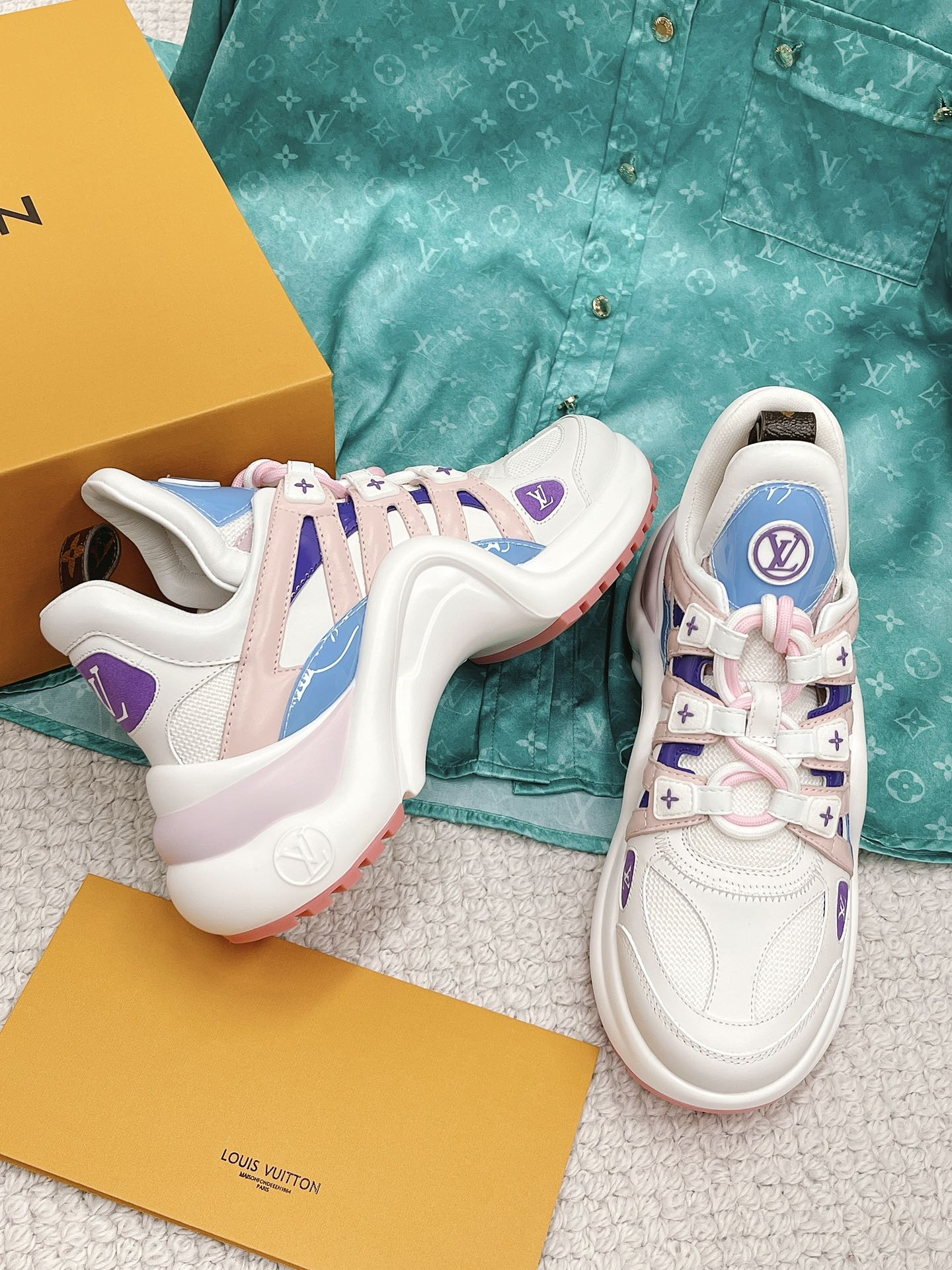 Louis Vuitton Women’s LV Archlight Sneaker Blue For Women LV